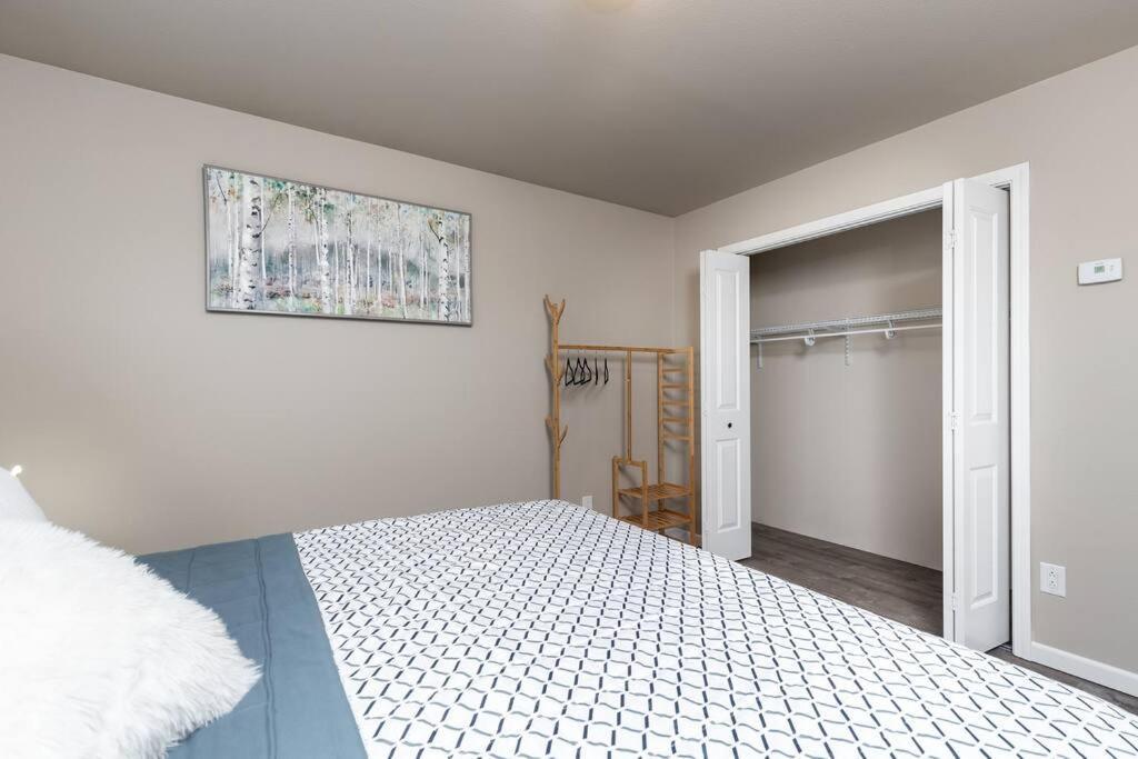 Birch Hill Retreat Great Location2+Garage+Aurora Villa Fairbanks Exterior photo